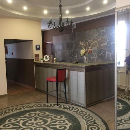 Altyn Adam Hotel Pawlodar Exterior foto