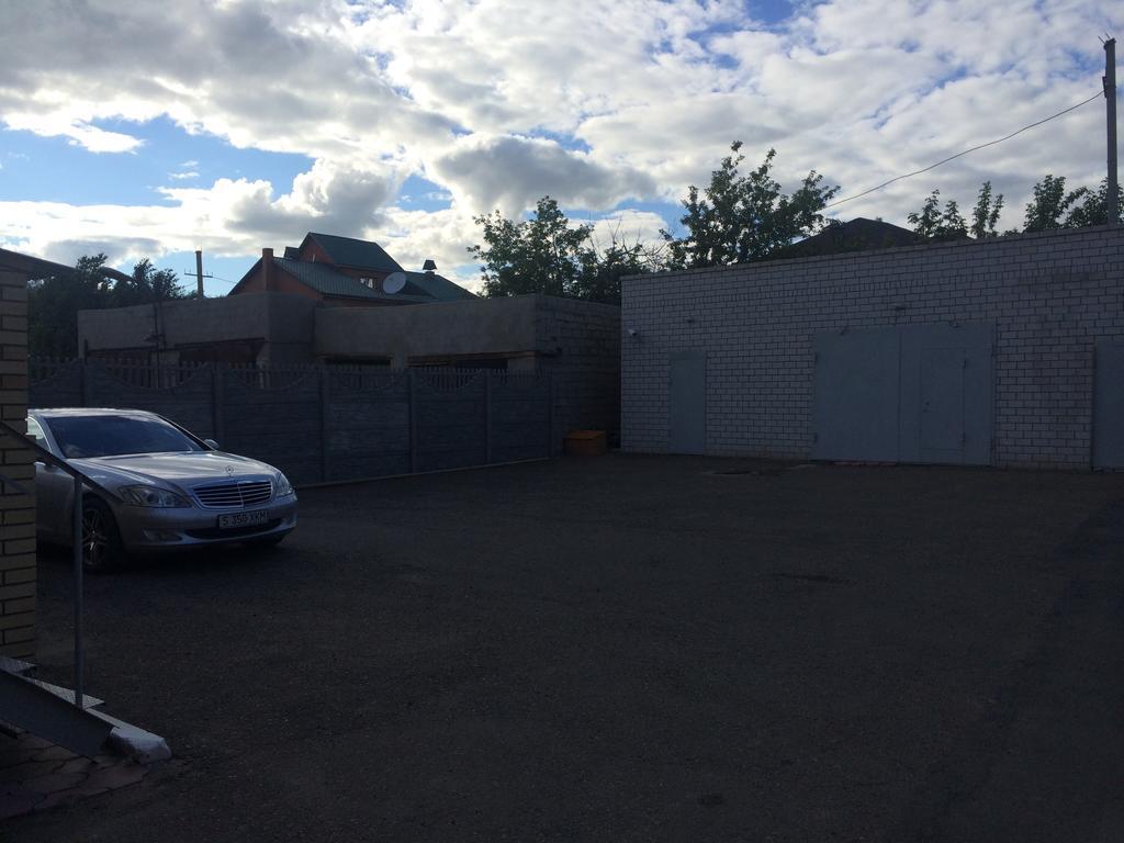 Altyn Adam Hotel Pawlodar Exterior foto